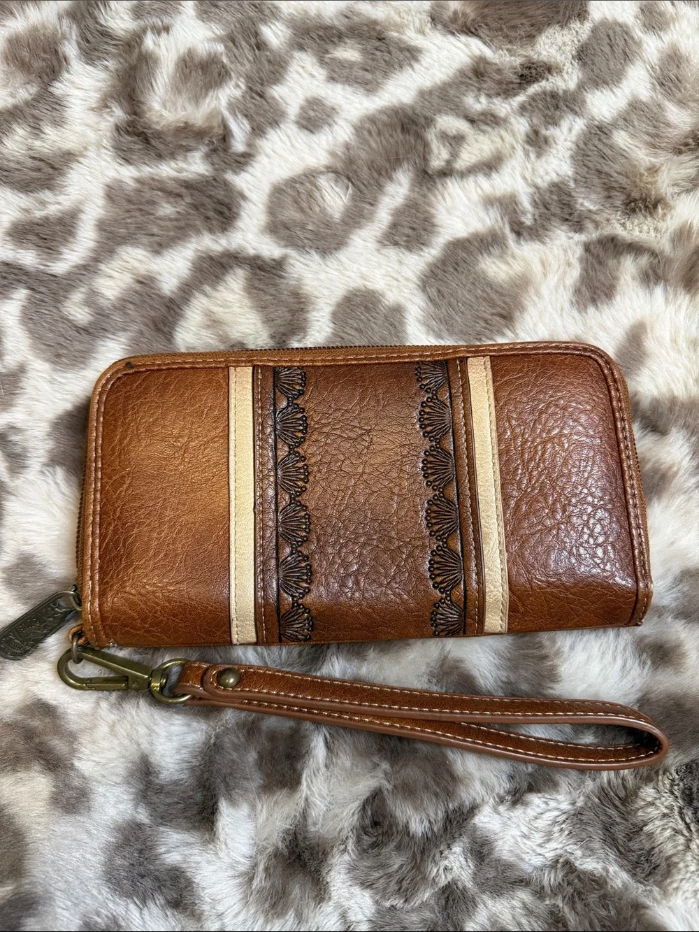 Justin Boots Cognac Leather Zip Wristlet Wallet